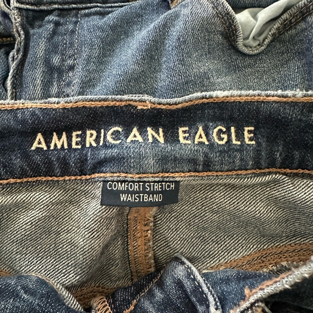 American Eagle Women’s Distressed Straight Jeans - Picture 6 of 7